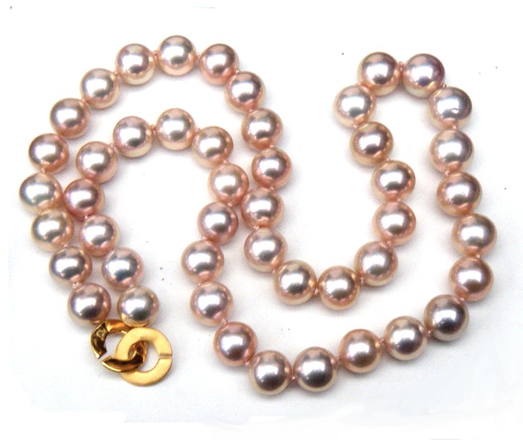 Peach Pearl Necklaces, Pearlescence