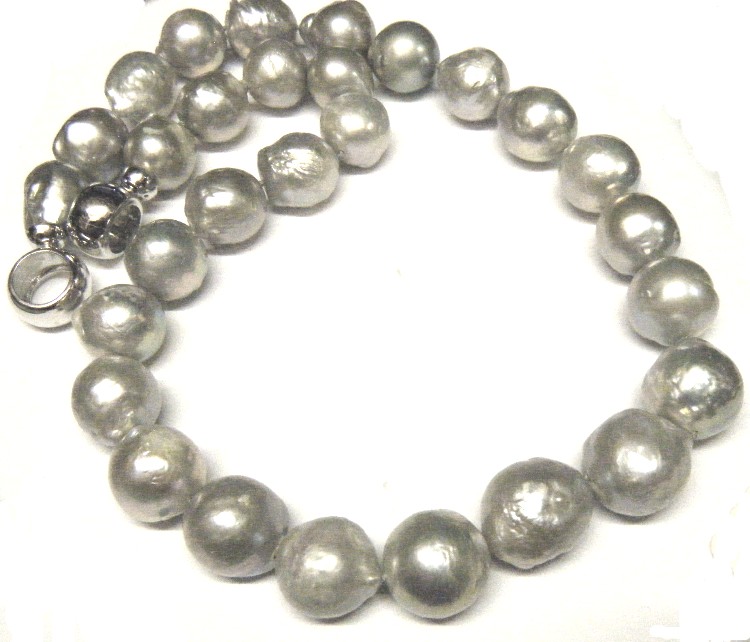 Grey Pearl Necklaces, Pearlescence